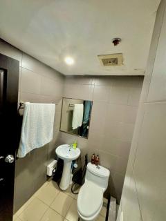 2BR w Balcony in Araneta, Cubao w Pool and Gym - Porto Vita - Manila - 1
