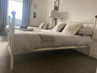 2 bedroom near ocean village Marina port apartment - Southampton - 7