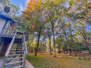 Pocono Mountains Luxury Retreat with king bed & game room - 5