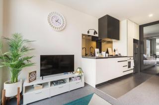 CBD Oasis Parking WiFi Theatre Chntwn Trams - 1