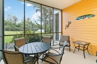 Updated 2BR modern ground floor condo in Bahama Bay - 9