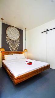 Sip Sunset Hostel and Lounge - 0
