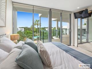 Cotton Beach 107 - Coastal Penthouse with Pool - Casuarina - 9