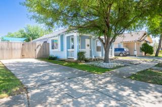 Downtown home with view of Tower of the Americas - 9