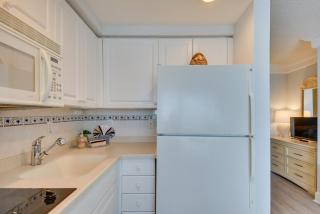 Beachfront Daytona Vacation Rental with Balcony - Daytona Beach - 3