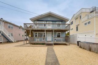 Pet-Friendly Long Beach Island Home Walk to Beach - Long Beach - 9