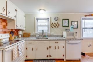 Pet-Friendly Long Beach Island Home Walk to Beach - Long Beach - 1