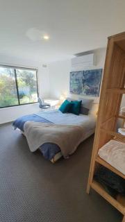 Retro Woolamai Beach House - 8