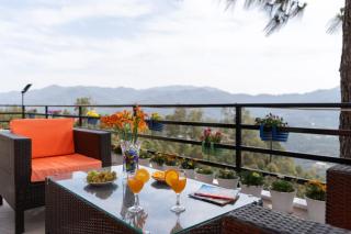 Villa Woodside Meadows by VEO - 3BR with Free BF, Apple Orchard, & Jacuzzi - 6