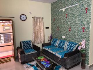 KesarHomes-HomeStay- FLT202-2nd Flr-2BHK-APT-AC-Lift-Kukatpally - 0
