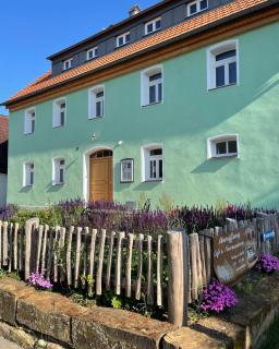 Frau Kunni - Café und Ferienwohnungen - - 0