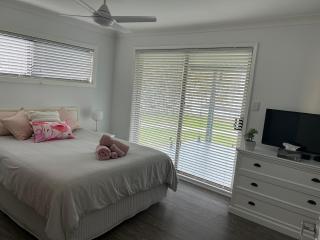 Waters Edge Golden Sunrise Two Bedroom Apartment Recent Reno - Rocky Point - 1