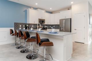 Last Minute Disney Getaway! Private Pool, Hot Tub & Games Room. Book Now! #26219 - Kissimmee - 3
