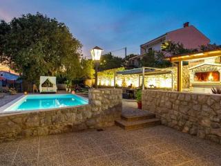 Villa Mate Comfortable holiday residence - Krmpote-Vodice - 0