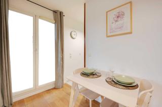 Bright modern studio for 2P - La Defense - 1
