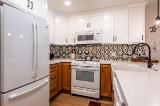 Fully Renovated! St Anton #17 Ski in Ski Out 1 Bedroom 1 Bathroom Condo! Sleeps up to 4! - Mammoth Lakes - 6