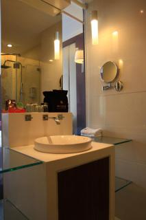 深圳四川宾馆-福田华强北&双地铁口直达&免费停车 - 9