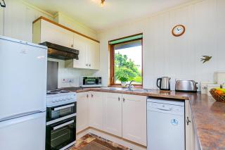 Pine Tree Lodge - 1