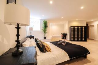 Spacious London 2 Bed Flat with Parking -10mins from Central - Londen - 4