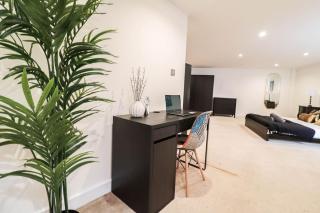 Spacious London 2 Bed Flat with Parking -10mins from Central - Londen - 3