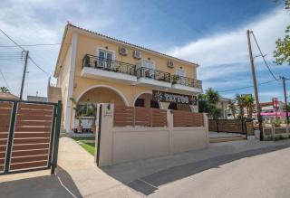 Dora's Apartments - Laganas - 0