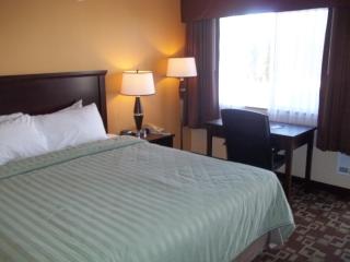 Travelodge by Wyndham Newport - 2