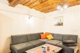 Beautiful 1 Br Apt. w/AC 400 meters Taksim Square - Istanbul - 6