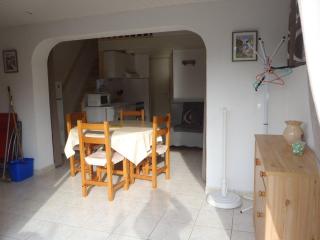 VILLA 3 PCES MEZ 40m2 + TERRASSE 20M2 REF 4021 - 9