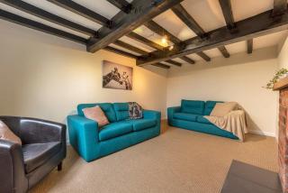 Pass the Keys Charming Cottage Stunning Views - Cheswardine - 0