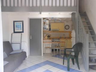 STUDIO MEZ 25M2 + TERRASSE 6m2 REF 4014 - Le Castellas - 0