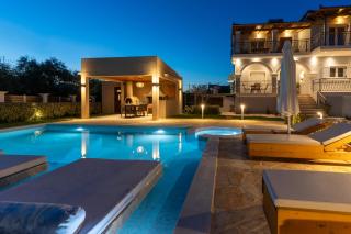 Paris Family Villa! - 9