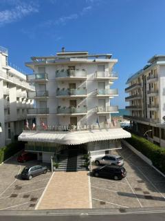 APPARTAMENTO GIOVE ZONA PIAZZA AURORA 20 METRI DAL MARE - 8
