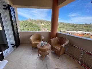 75sqm Perdika Aegina luxury family apartment με θέα βουνό και θάλασσα 75τμ - 4