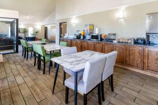 Super 8 by Wyndham Cheyenne WY - 3