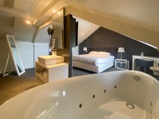 Best Western Le Cheval Blanc -Vue sur le port-plein centre ville - Honfleur - 8