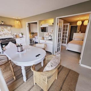 Water's Edge, Shabbat Guest House - Hartbeespoort - 2