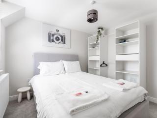 1 Oyster Mews - Parkstone - 8