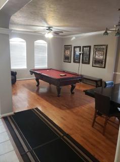 Private spacious king bed pool enclosure - Houston - 3