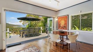 'Short Stroll to Killcare Beach' by HolidayCo - Killcare - 8