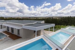 3BR Oasis w/ Pool & AC by LovelyStay - Vale Covo - 3