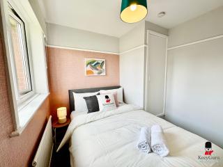 KozyGuru Spacious 3 BR 8ppl Hse 50% off Long stay - Manchester - 1
