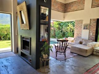 LA HACIENDA - MODERN, BRIGHT, STYLISH House with Private Pool - 2