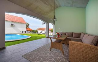 1 Bedroom Lovely Apartment In Rtina - Rtina - 8