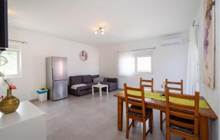 1 Bedroom Lovely Apartment In Rtina - Rtina - 7
