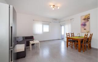 1 Bedroom Lovely Apartment In Rtina - Rtina - 5