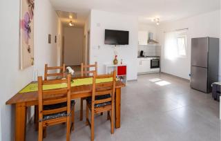 1 Bedroom Lovely Apartment In Rtina - Rtina - 4