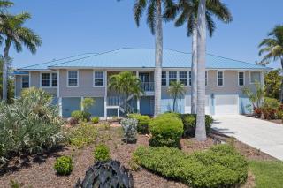 Gorgeous 5 Bedroom Home with Heated Pool and Spa - Sanibel - 0