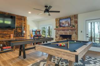 Asheville Private Retreat Game Room Hot Tub - 5