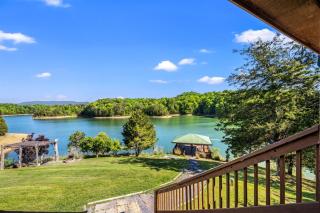 Lakefront Retreat With Mountain Views, Private Boat Launch And Dock - 4