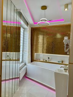 Apartament "Gold Luxury Dubai" Centrum z dużą wanną dla Dwojga - Gniezno - 0